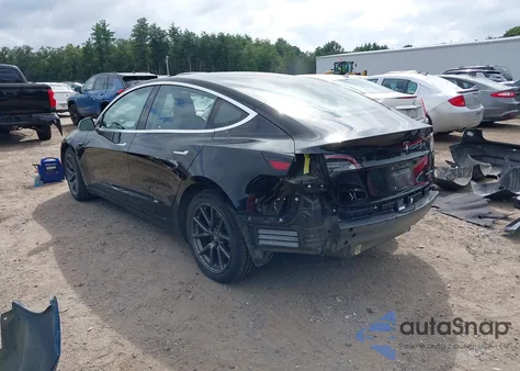 2018 Tesla Model 3 Long Range/Performance z USA, uszkodzony, nr VIN 5YJ3E1EB5JF103349